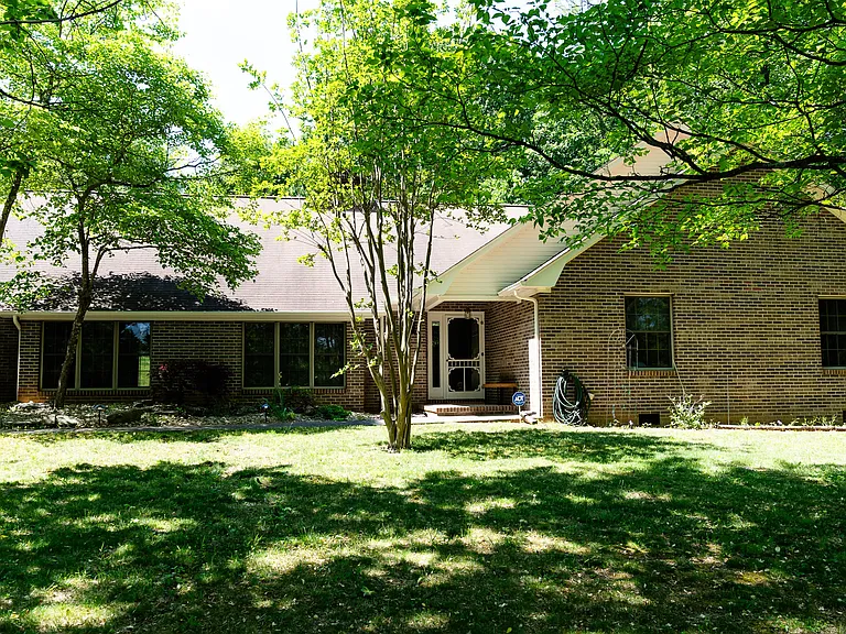 7911 Micah Dr — Photo 32