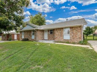 7015 W Newell St, Wichita, KS 67212