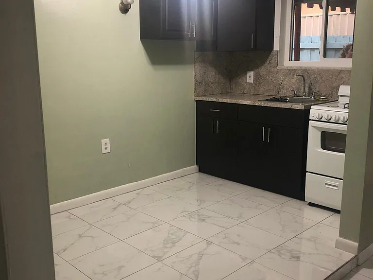 11512 NW 58th Ave — Photo 4