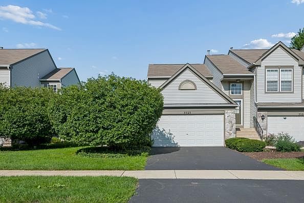 1st image of 3323 Bromley Ln #3323