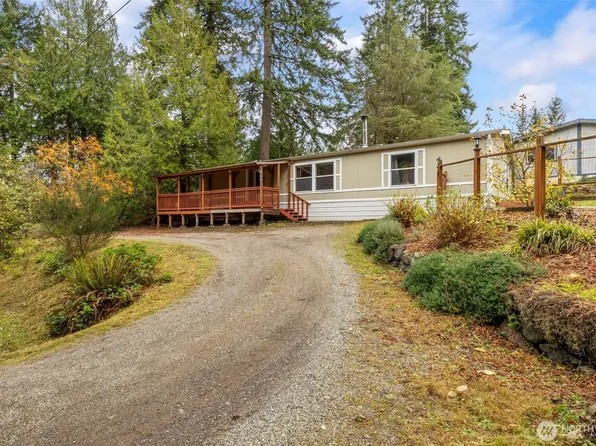 369 W Tahuyeh Drive, Bremerton, WA 98312