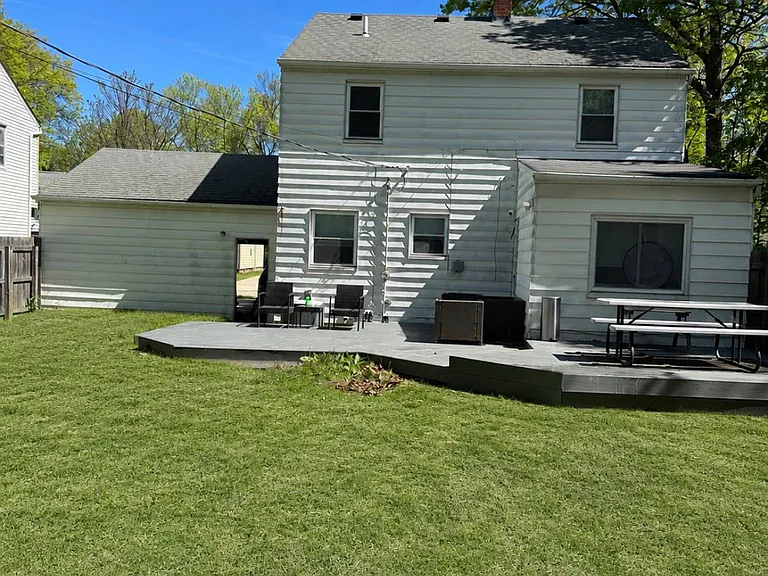 4030 Corwin Rd — Photo 2