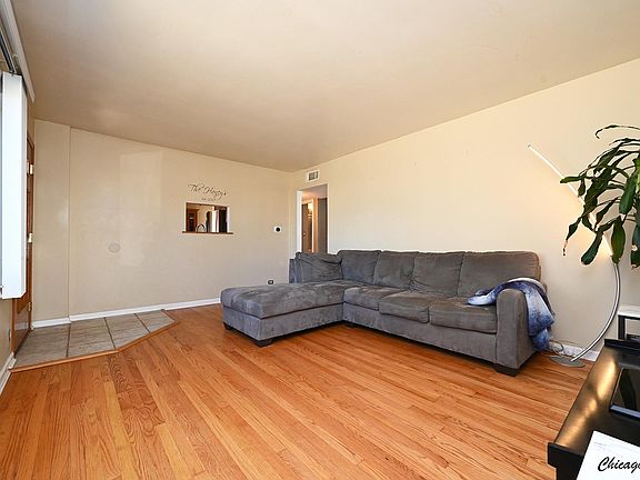 4th image of 2838 Eisenhower Dr