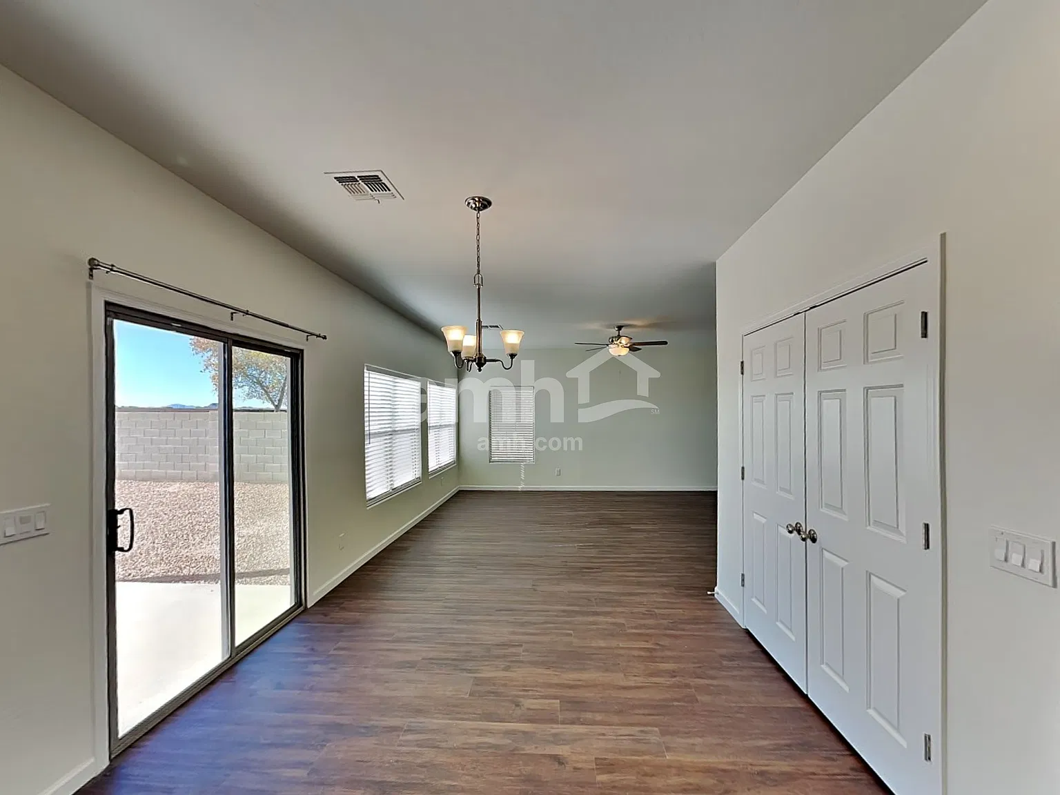 5 bed, 2.5 bath, 2485 sqft, $2,220 — Photo 4