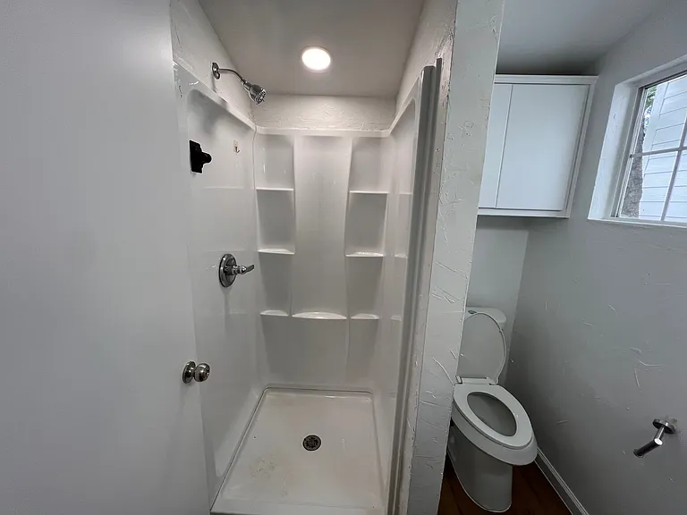 620-622 N Austin St #C — Photo 6