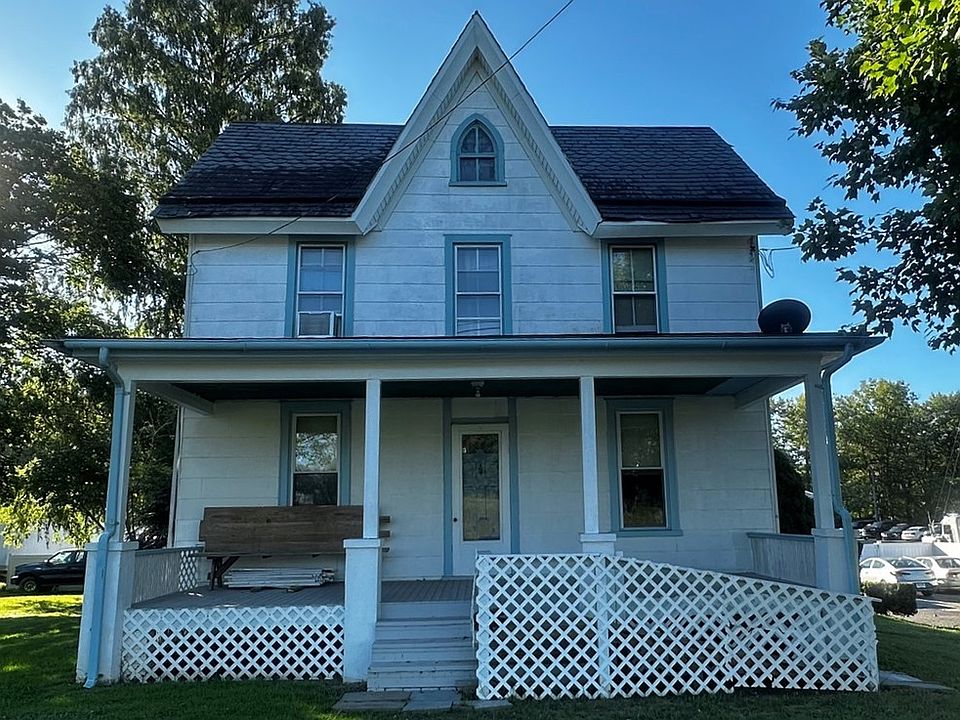 1st image of 701 Lincoln St