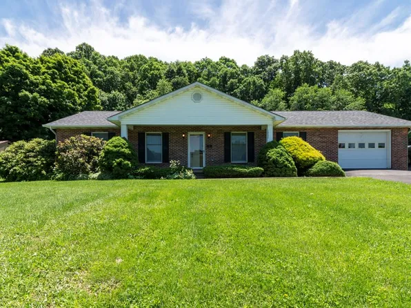 28242 Lee Hwy, Meadowview, VA 24361