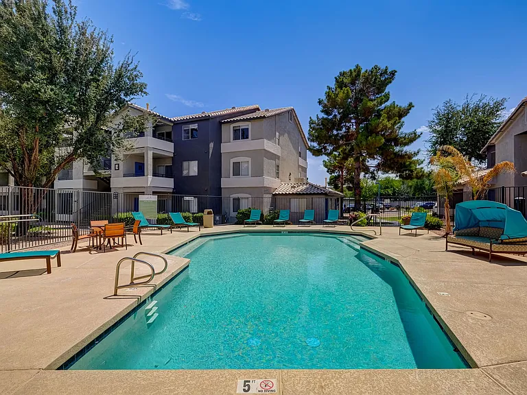 Allure at Tempe Apartments — Photo 9