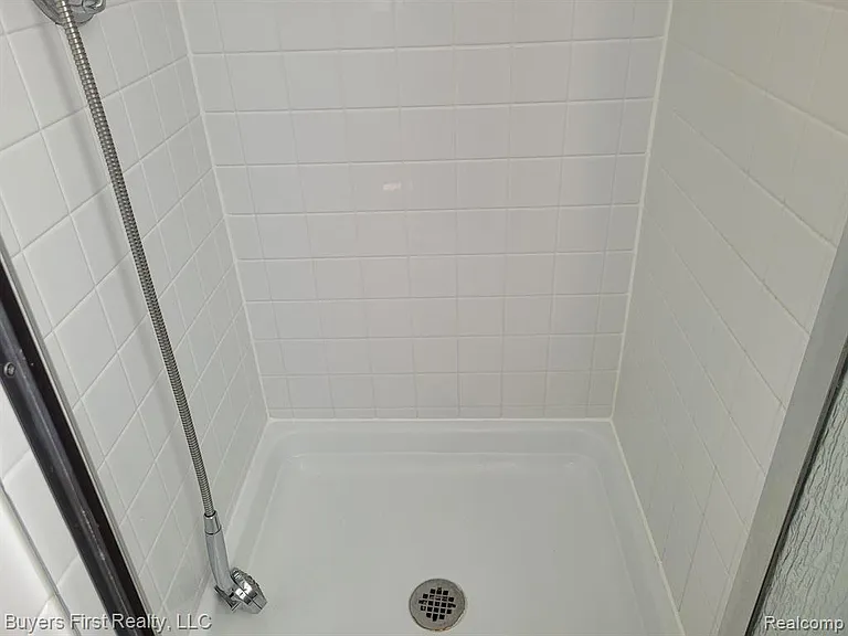 18425 Alta Vista Dr — Photo 18