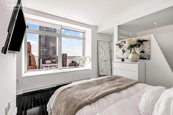 Rented by Sotheby's International Realty | media 5