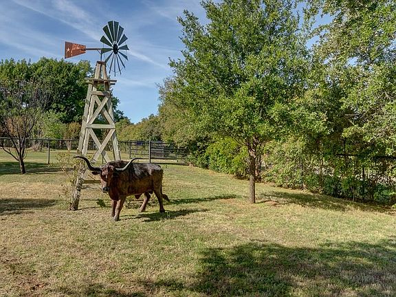 2nd image of 3407 Rolling Hills Ln