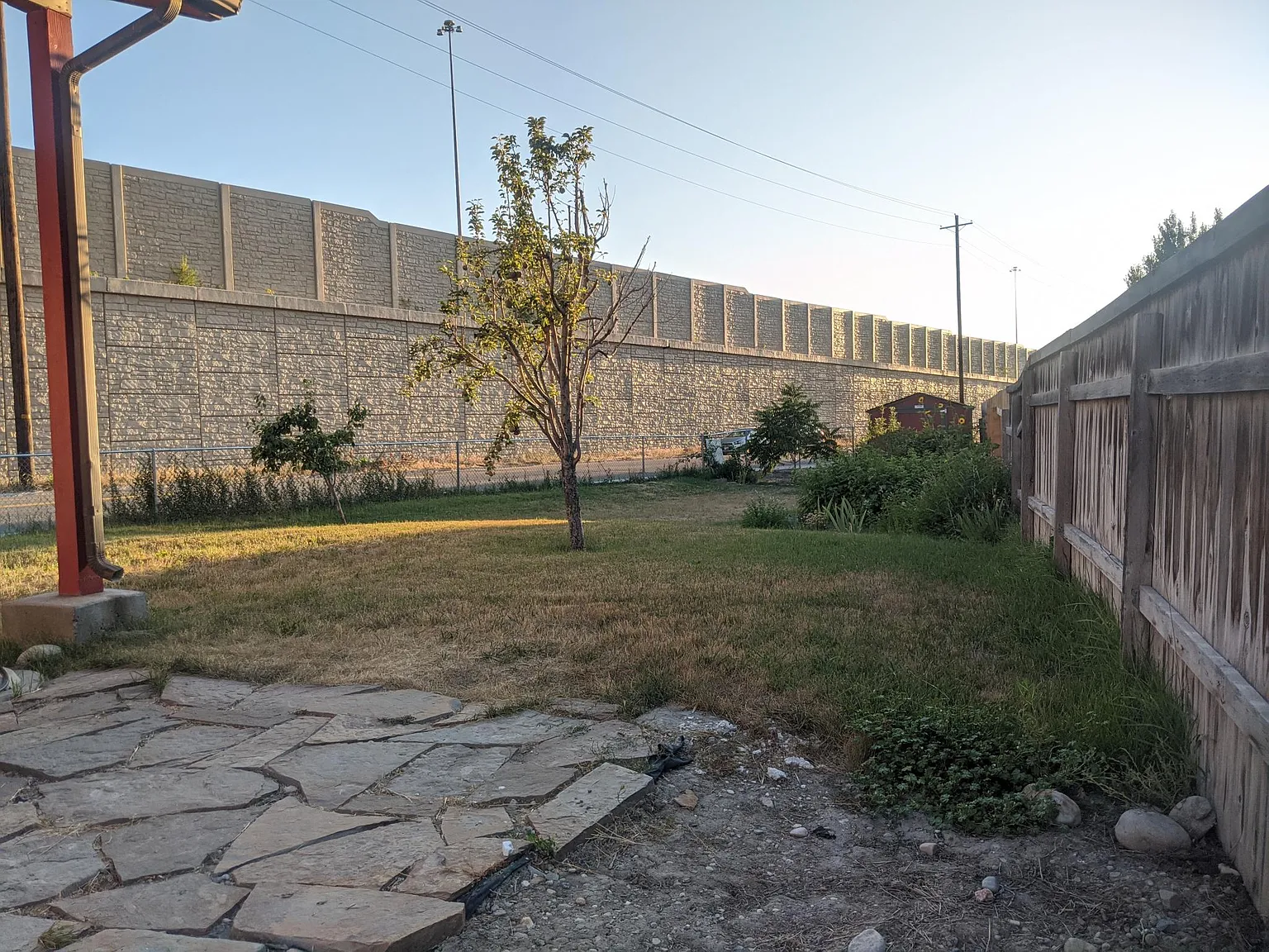 1 bed, 1025 sqft, $1,195 — Photo 3