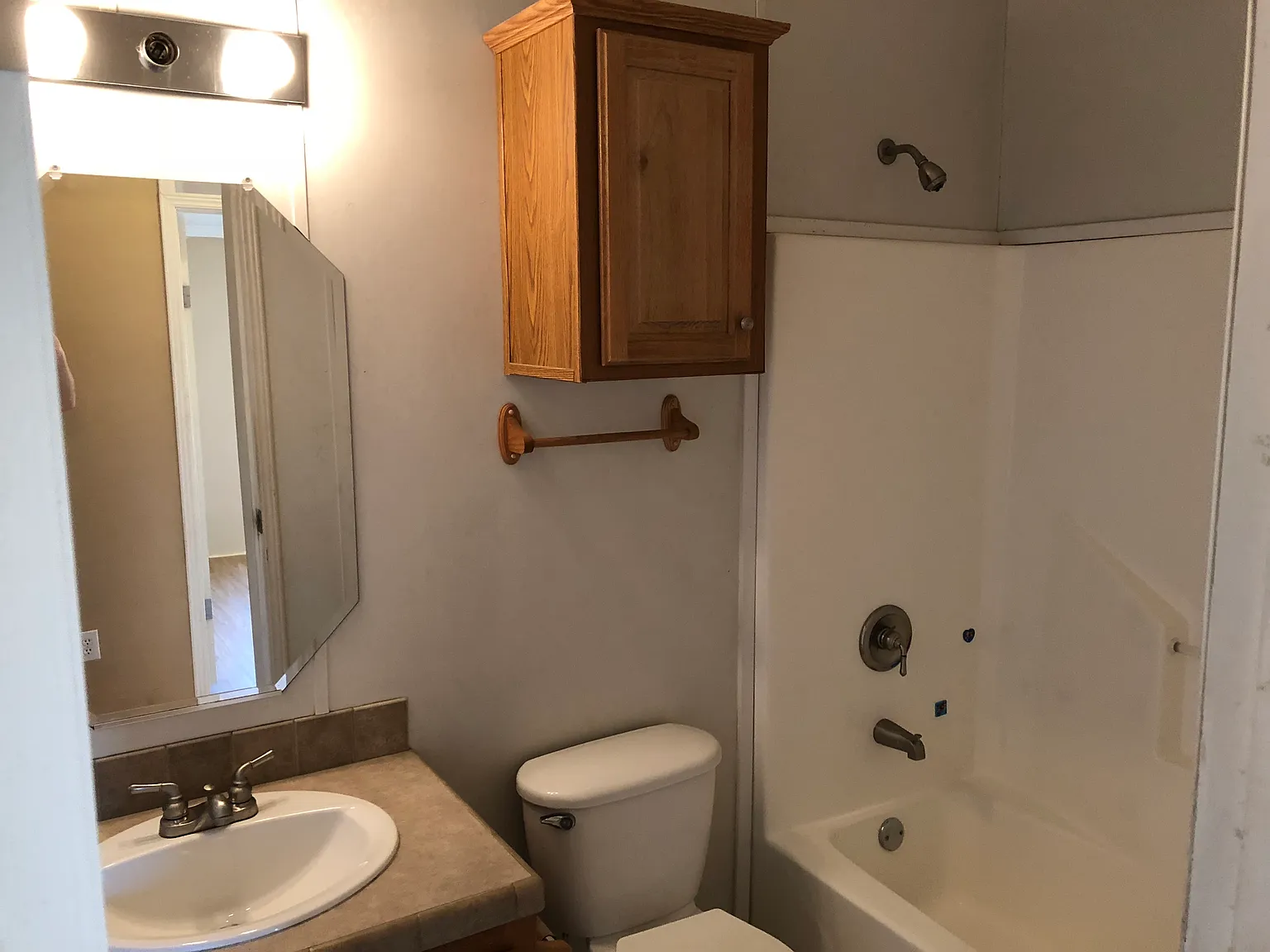 3 bed, 1050 sqft, $1,300 — Photo 3