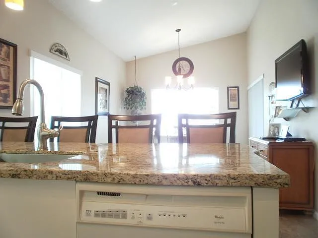 6365 Lansdowne Cir — Photo 13