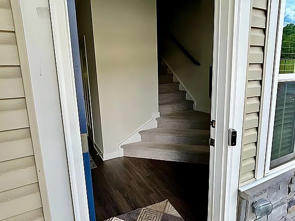 3rd image of 210 Chase Dr