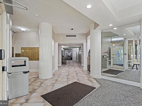 4th image of 111 Chestnut Pl #608