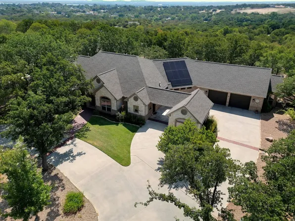 509 Cimmarron Bay Dr, Runaway Bay, TX 76426