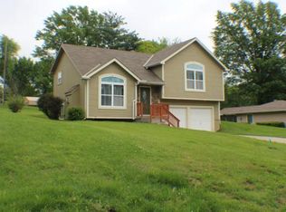 104 E Forest Ln, Excelsior Springs, MO 64024