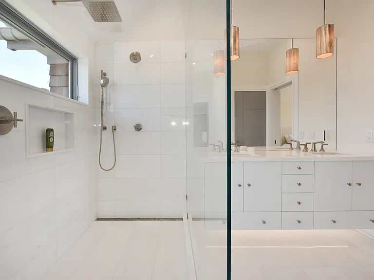451 Dune Rd — Photo 52