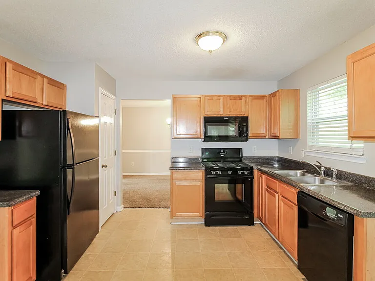 429 Grier Dr — Photo 7