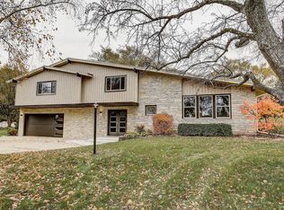 7919 N Chadwick Rd, Glendale, WI 53217