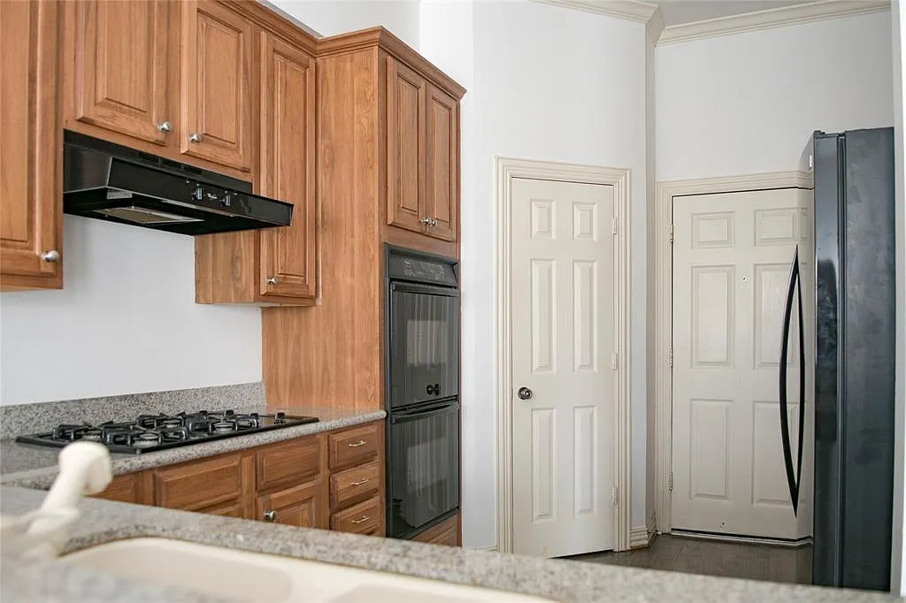 Building Photo - 7 Stonebriar Ct