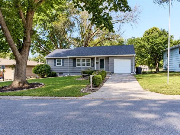 302 NE Howard Ave, Lees Summit, MO 64063