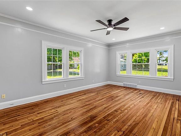 4th image of 3111 Lucas St