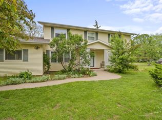 2043 Captains Ct, Muscatine, IA 52761