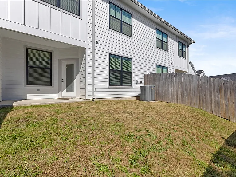 2108 Jax Dr — Photo 15