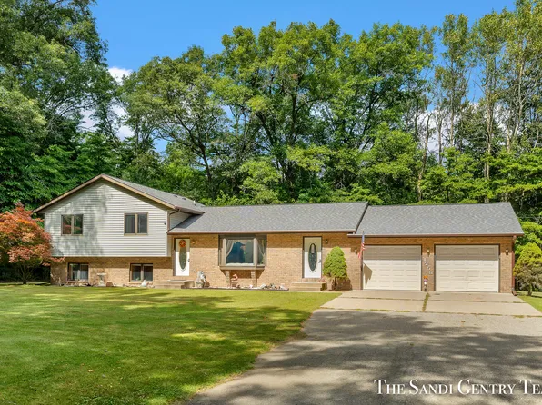 1253 E 98th St, Grant, MI 49327