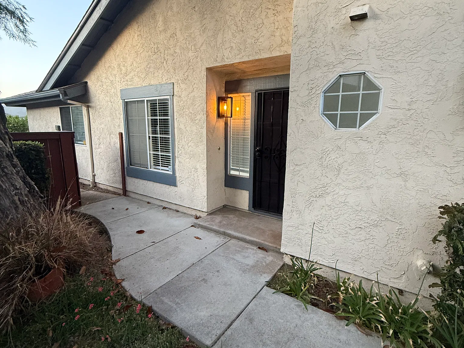 3 bed, 1589 sqft, $4,750 — Photo 2
