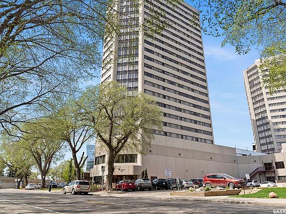 2nd image of 424 Spadina Cres E #2050