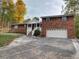 4926 Dempsey Dr, Cross Lanes, WV