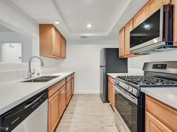 221 Misty Isle Ln Unit A, Las Vegas, NV 89107