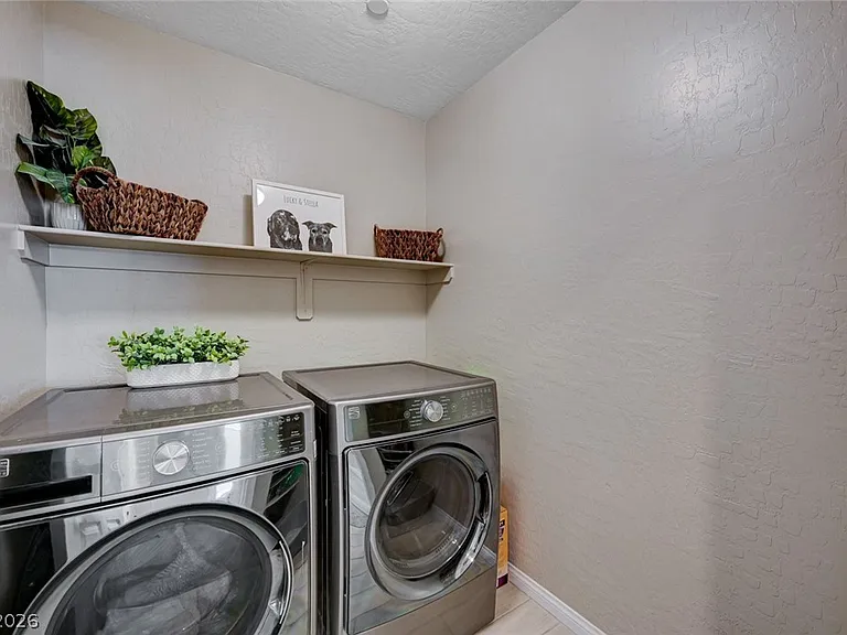 372 Silva Pl — Photo 28