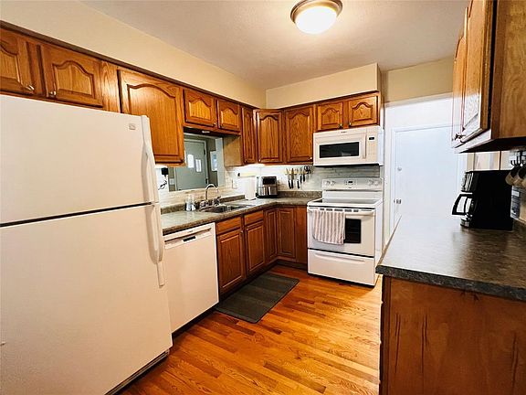 4th image of 2706 Sherman Street