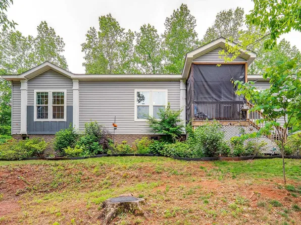25 Valley Rd, Travelers Rest, SC 29690