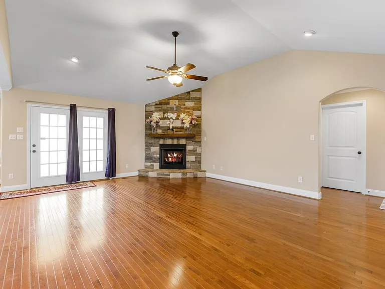 526 Cornucopia Ln — Photo 10