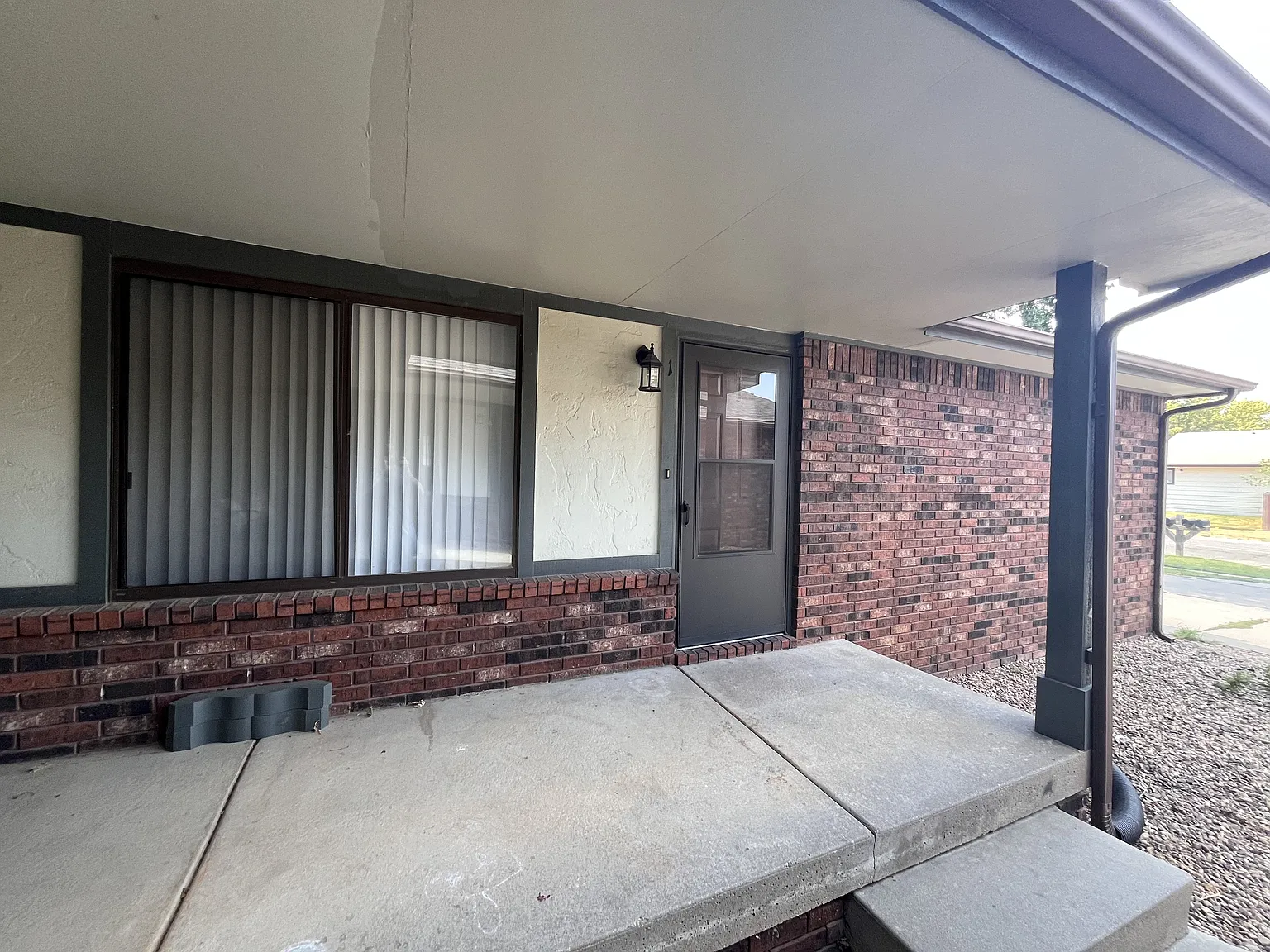 3 bed, 1350 sqft, $1,250 — Photo 2