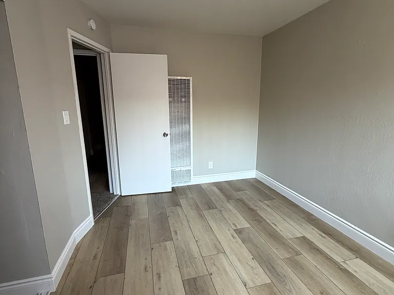 2124 90th Ave #3 — Photo 16