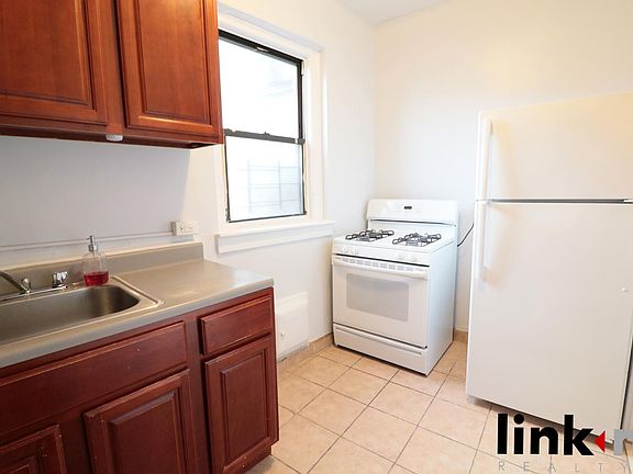 3rd image of 480 N Broadway Ste 4B