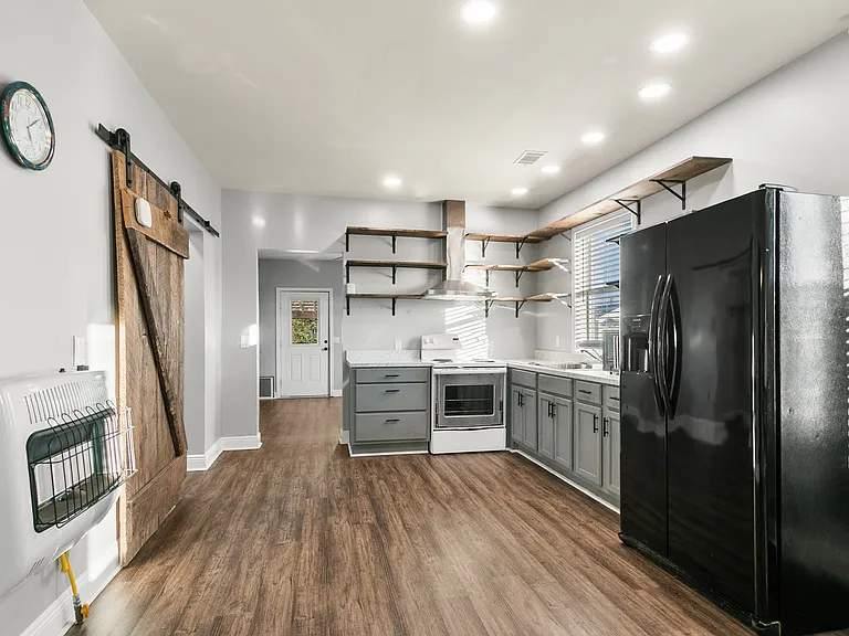 1017 26th Ave — Photo 10
