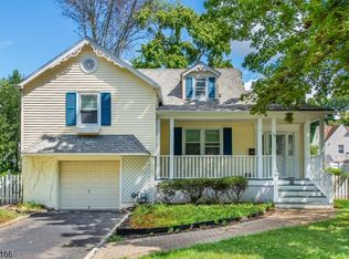 94 Beechwood Rd, Florham Park, NJ 07932