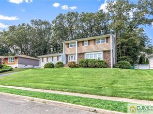 3 Creamer Dr, Sayreville, NJ 08872