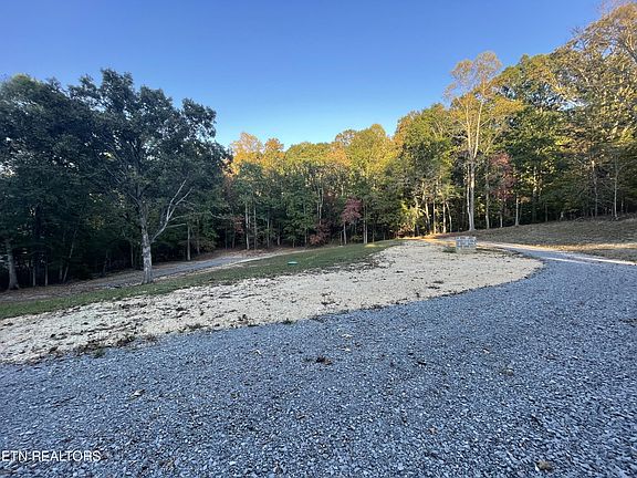 3rd image of 1025 Maple Grove Rd