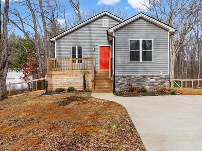 150 Oak Grove Dr, Madison Heights, VA, 24572