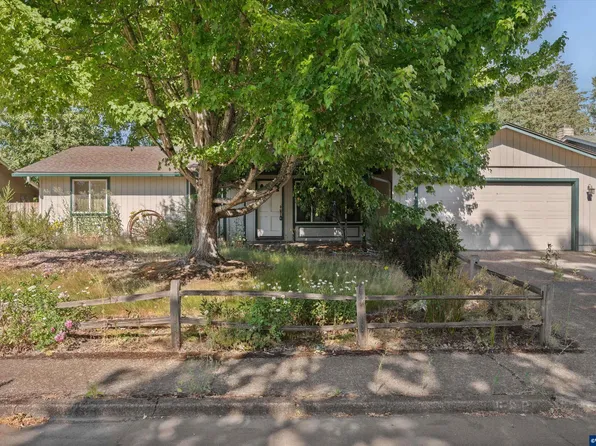 562 Wagon Road Dr SE, Salem, OR 97317