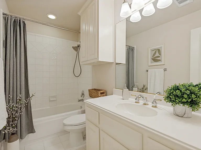 804 Waterbury Ct — Photo 26