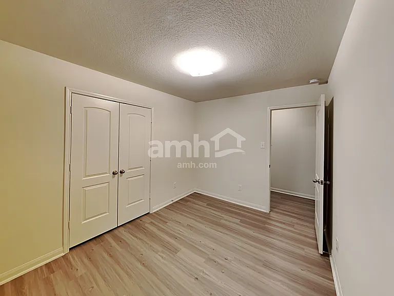 22718 Klingamans Way — Photo 17